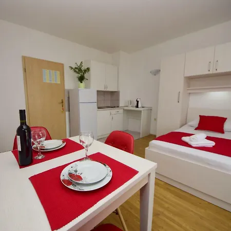 Apartamento Mira-1 By Interhome